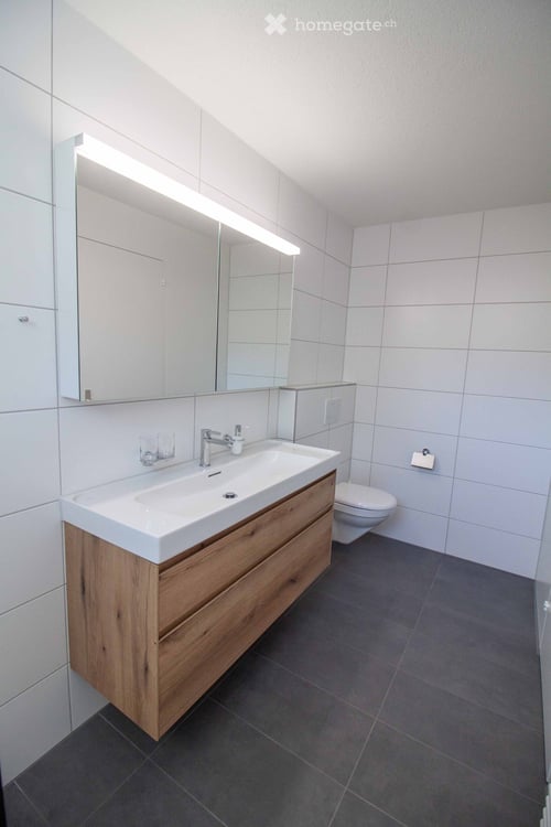 Ruhig gelegene neu renovierte 4.5-Zimmer-Wohnung mit Balkon 10