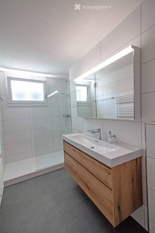 Ruhig gelegene neu renovierte 4.5-Zimmer-Wohnung mit Balkon 11
