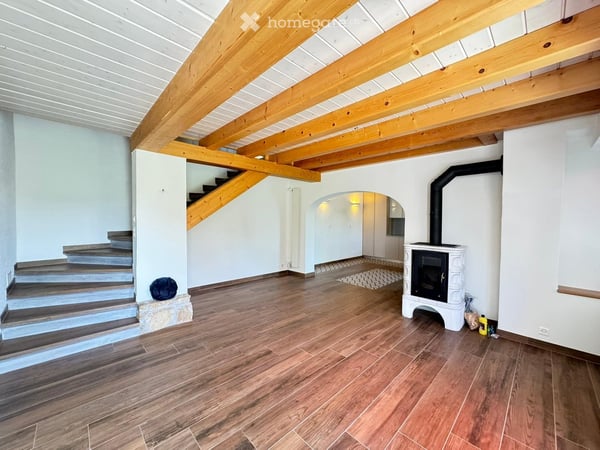 Maison de village historique de 8.5 pièces à Eclépen, Vaud 2