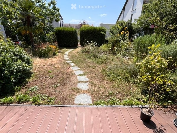 Charming 6.5 Room Row House with Beautiful Views in Meilen 7