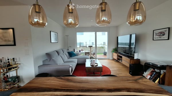 Bright 3.5-Room Apartment with Balcony and Terrace in Zürich Oerlikon 9
