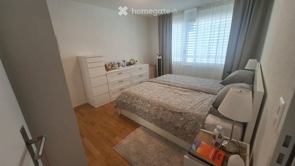 Bright 3.5-Room Apartment with Balcony and Terrace in Zürich Oerlikon 7