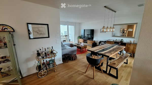 Bright 3.5-Room Apartment with Balcony and Terrace in Zürich Oerlikon 6