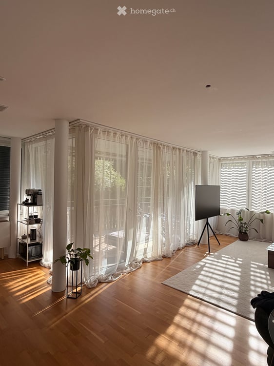 Helle 2,5 Zimmer Wohnung