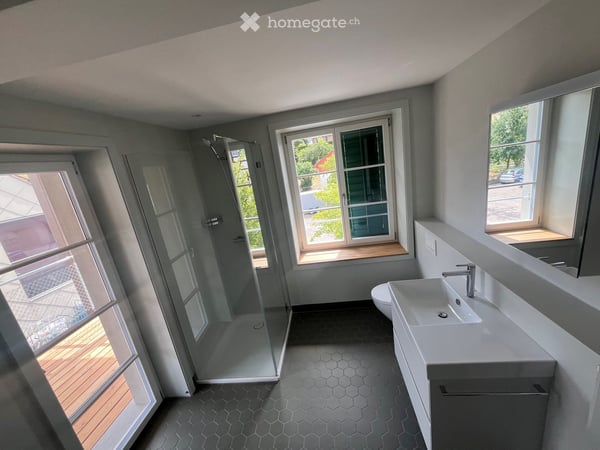 2.5-Zimmer-Wohnung in Trüllikon – frisch saniert mit Balkon 2