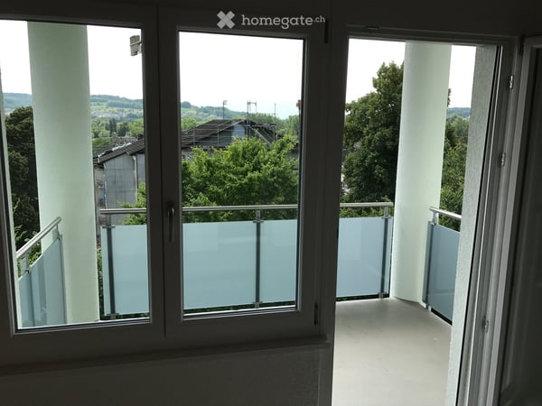 Charmante 3.5-Zimmer-Dachwohnung mit Balkon in Brugg AG 3