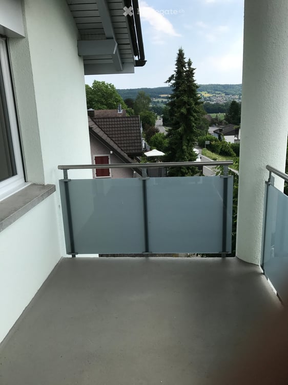 Charmante 3.5-Zimmer-Dachwohnung mit Balkon in Brugg AG 4