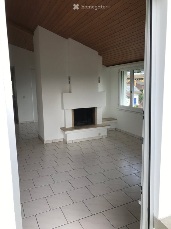 Charmante 3.5-Zimmer-Dachwohnung mit Balkon in Brugg AG