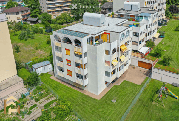 4.5-Zimmer Wohnung in Bahnhofsnähe mit Parkplatz in Einstellhalle 1