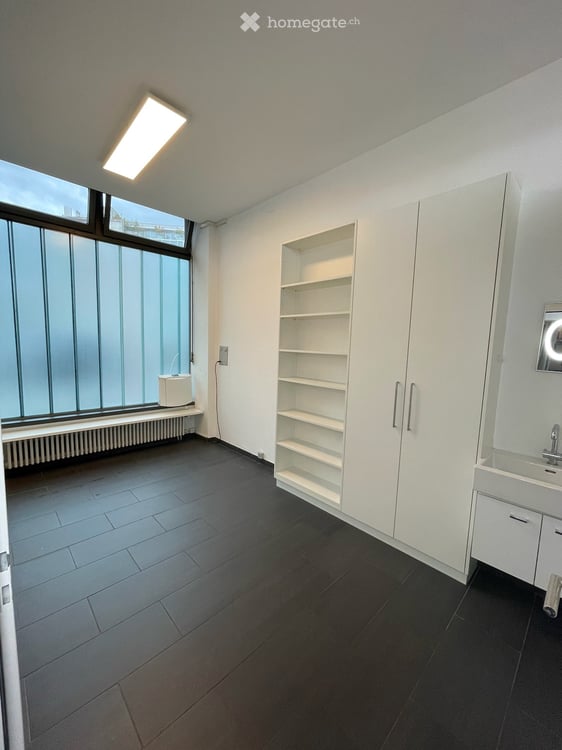 Raum & Coiffeur-Stuhl zu vermieten  für selbständige – Top-Lage Zürich Stauffacher