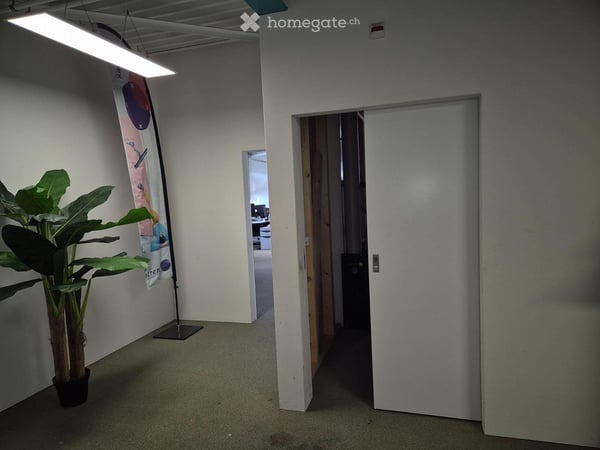Bürofläche 55 m2 an zentraler Lage in Wallenwil – 150 m² inkl. Lager im Erdgeschoss 5