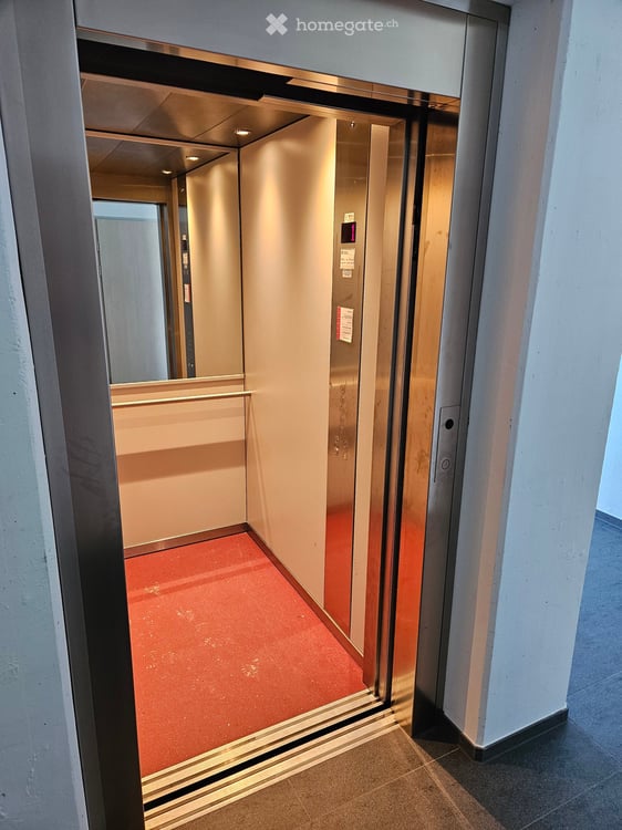 Heller Gewerberaum (100 m² / 3m Raumhöhe) an Top-Lage in Sursee zu vermieten 7