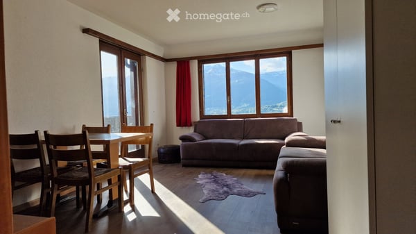 Möblierte 3-Zimmer-Ferienwohnung in Meierhof (Obersaxen) mit herrlichem Bergblick 2
