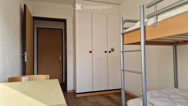 Möblierte 3-Zimmer-Ferienwohnung in Meierhof (Obersaxen) mit herrlichem Bergblick 8