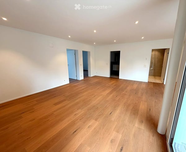 ERSTVERMIETUNG: 3.5-Zimmer-Neubauwohnung mit zwei Bädern und 17 m² gedecktem Balkon 2