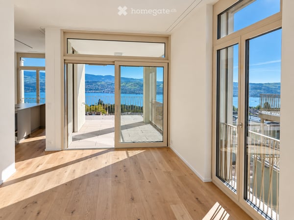 Exklusive 3.5-Zimmer-Dachwohnung im Eigentumsstandard mit bester 180°-Seesicht 2