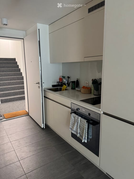 Modernes 1.5-Zimmer-Apartment mit Balkon in Zürich-Seebach 3