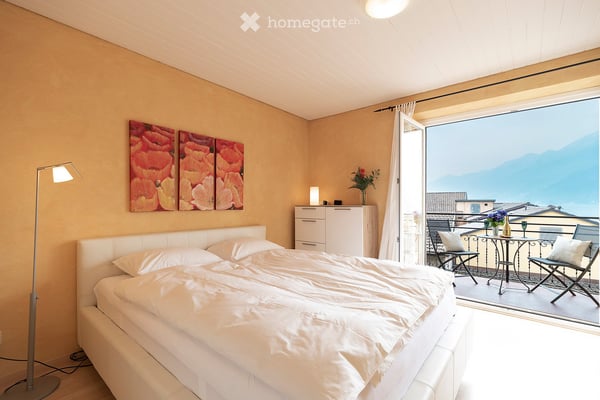 (Befristet 01.11.2026-31.03.2027) Helle und möblierte Wohnung mit traumhafter Aussicht! 4