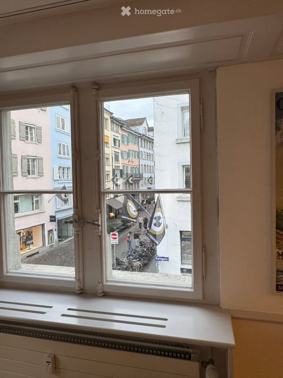 Einzigartige 2.5-Zimmer-Wohnung im historischen Haus zum Hammerstein am Rennweg 1