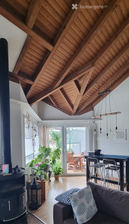 Wunderschöne 2.5 Zimmer Wohnung mit Galerie 4