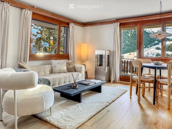 Exklusive möblierte 2.5-Zimmer-Wohnung mit Charme und Bergpanorama