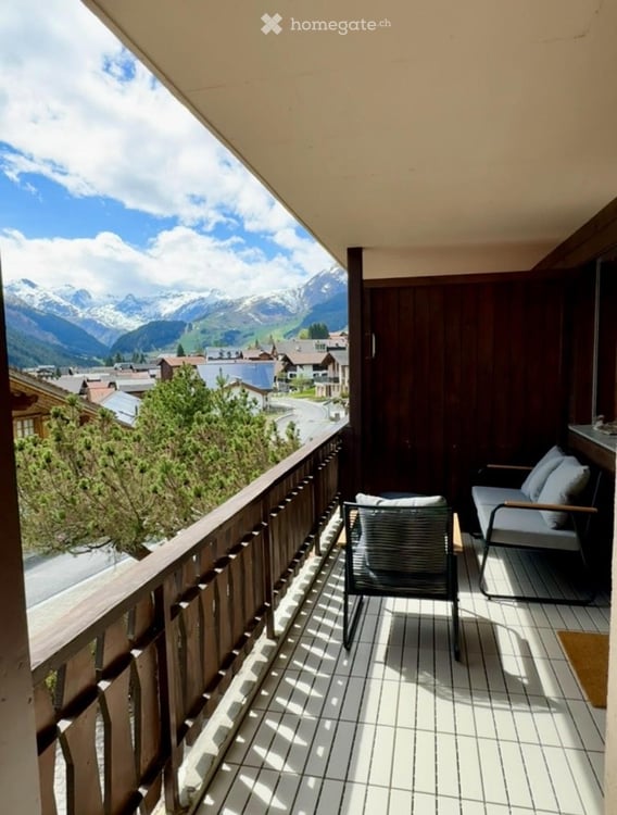 Exklusive möblierte 2.5-Zimmer-Wohnung mit Charme und Bergpanorama 4