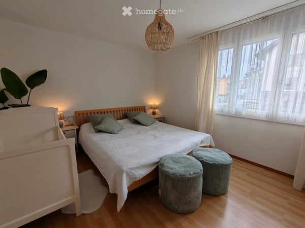 Helle 4.5-Zimmer-Wohnung mit Balkon und schöner Aussicht in Wald ZH 2