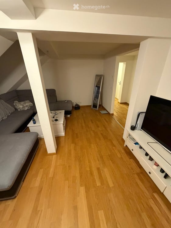 Charmante 3.5-Zimmer-Dachwohnung an der Bahnhofstrasse 68 in Eschlikon 3