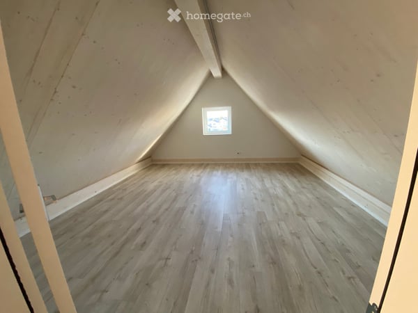 3 1/2 Zimmer-Dachwohnung mit grossem Nebenraum 8