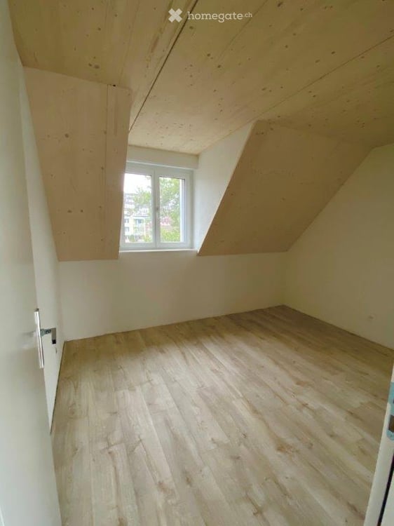 3 1/2 Zimmer-Dachwohnung mit grossem Nebenraum 5