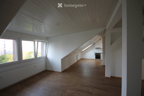 Charmante 3.5-Zimmer-Altbauwohnung mit Balkon in Basel 2