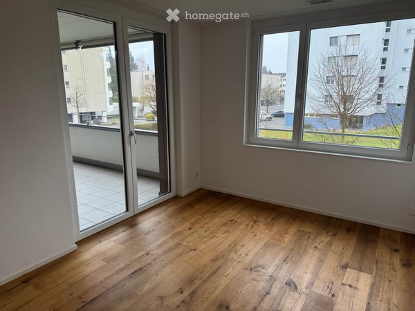 Schöne, helle 3.5 Zimmer Wohnung im 1. Stock mit Sicht auf Berge sucht neuen Eigentümer 9