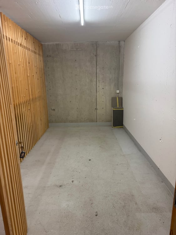 Schöne, helle 3.5 Zimmer Wohnung im 1. Stock mit Sicht auf Berge sucht neuen Eigentümer 26