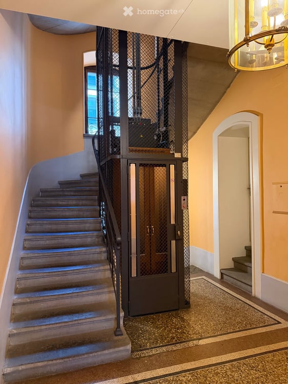 120 m² 2-room apartment in the heart of Geneva — steps from Rue de Rive 8
