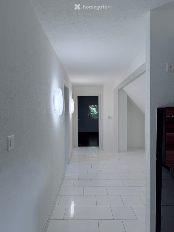Exklusive 3.5-Zimmer-Dachwohnung mit Weitsicht in Dänikon 4