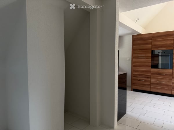 Exklusive 3.5-Zimmer-Dachwohnung mit Weitsicht in Dänikon 8
