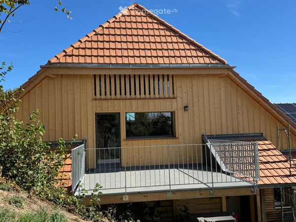 Neue 3.5-Zimmer-Maisonette-Wohnung in Ersigen – Historischer Charme trifft modernen Komfort 4