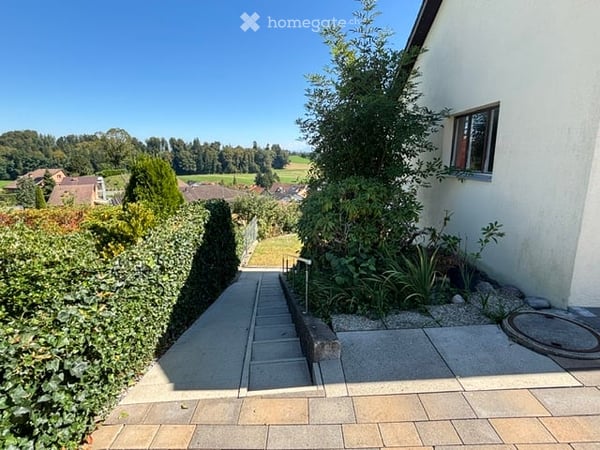 Schöne Gartenwohnung mit Blick in die Berge in Hirzel 3