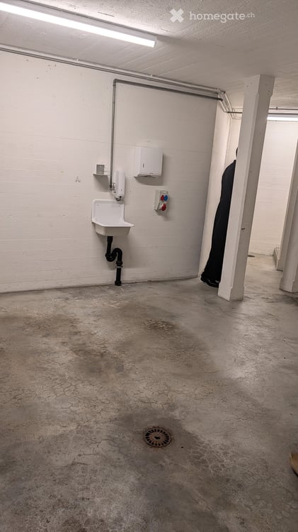 ZU VERMIETEN – 265 m² zum Ausbauen – Arztpraxis, Büro oder Kindertagesstätte in Bern-Tiefenau 21
