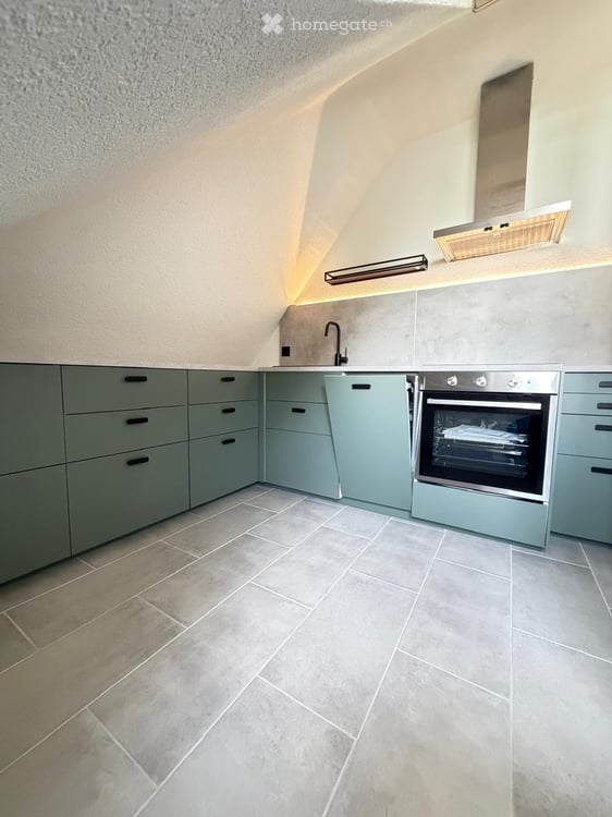 Helle 2.5-Zimmer Dachwohnung komplett saniert und erstmals zu vermieten 8