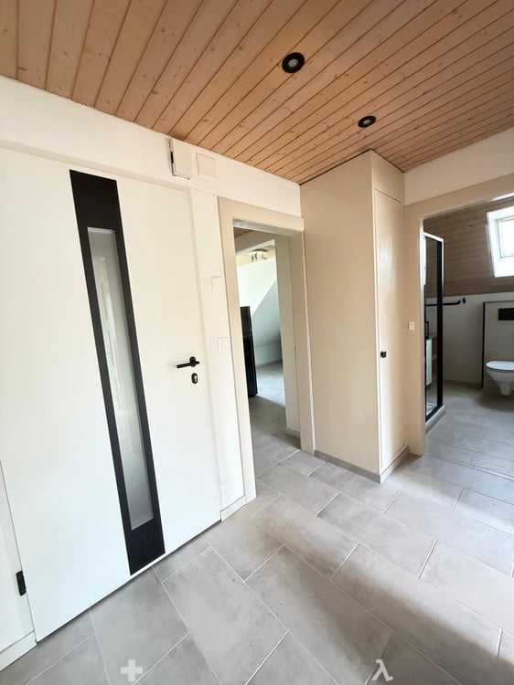 Helle 2.5-Zimmer Dachwohnung komplett saniert und erstmals zu vermieten 5