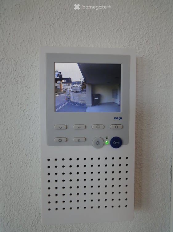 2.5 Zimmer-Wohnung mit Dachterrasse und überdachtem Balkon, zentral und ruhig 7