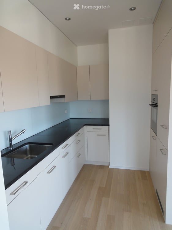 2.5 Zimmer-Wohnung mit Dachterrasse und überdachtem Balkon, zentral und ruhig