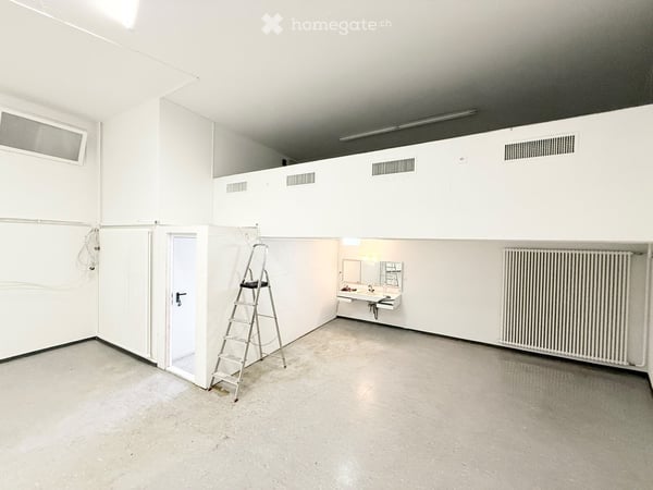 Grosszügiger Lagerraum mit separatem Eingang 2