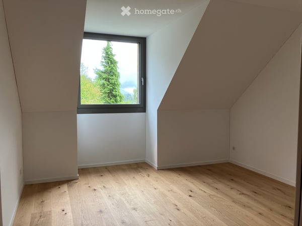 2.5-Zimmer-Dachwohnung mit grossartigem Panorama & Eigentumsstandard 4