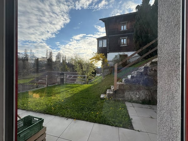 Helle 2.5-Zimmer-Wohnung mit Terrasse und wunderschöner Bergsicht 2