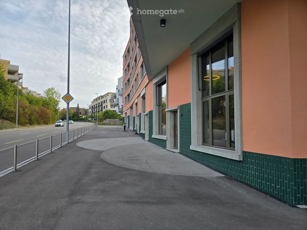 Büro-Loft in Kloten – 180 m² mit Galerie, Küche und 3 Parkplätzen 8