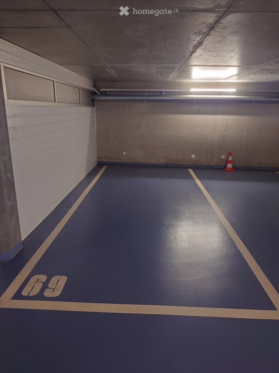 Lease takeover - Studio at Fourmi metro, parking included 4