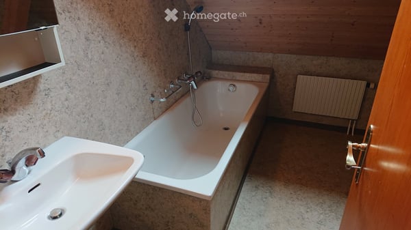 Nachmieter gesucht, sofort oder nach Vereinb. für möblierte, grosse 4,5 Zi.-Wohnung, 2 Schlafz. 2 WC 3