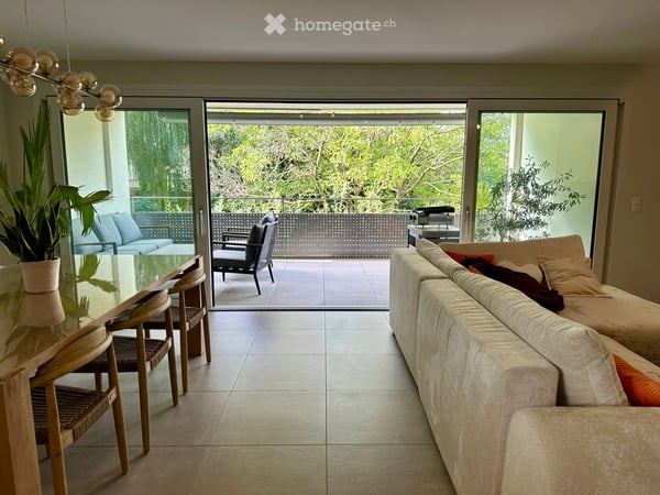 Bel appartement neuf de 3,5 pièces avec grand balcon à Eclépens